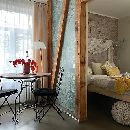 Elegant & Central 1Br W Free Parking - Sleeps 4