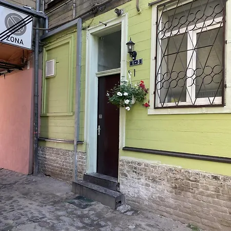 Apartament Elegant & Central 1Br W Free Parking - Sleeps 4 *